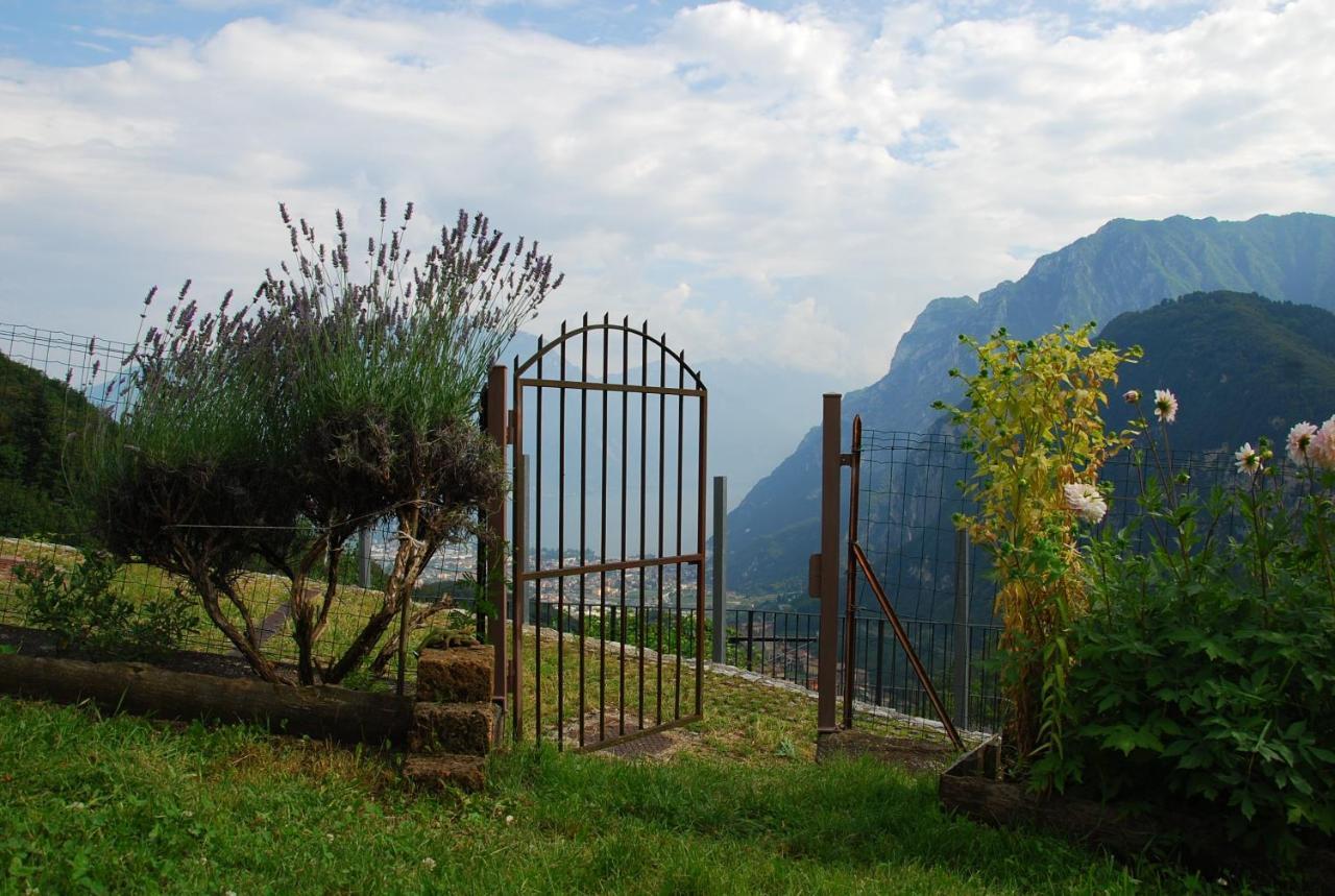 Casa Calvola Holiday Home Tenno Bagian luar foto