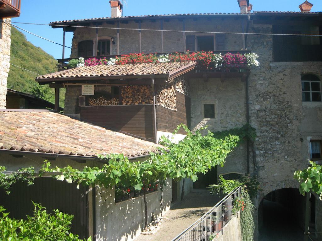 Casa Calvola Holiday Home Tenno Bagian luar foto